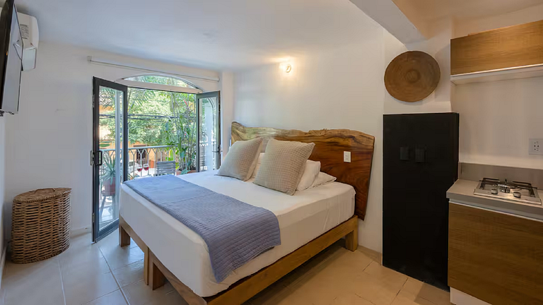 Stylish Condo in Zona Romántica