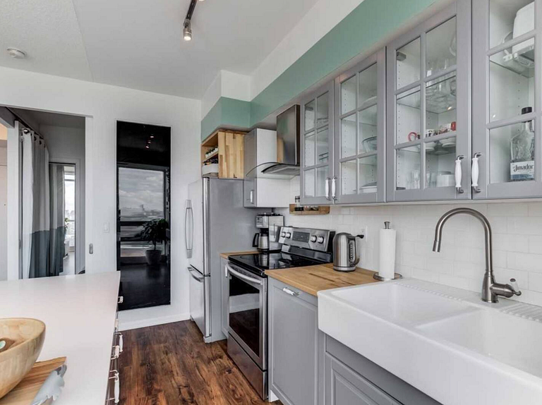 Entire 2BR Condo Downtown + Skyline View + Parking