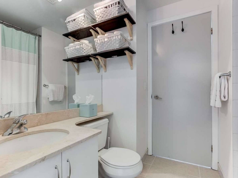 Entire 2BR Condo Downtown + Skyline View + Parking