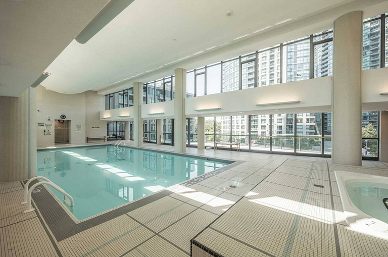 Entire 2BR Condo Downtown + Skyline View + Parking