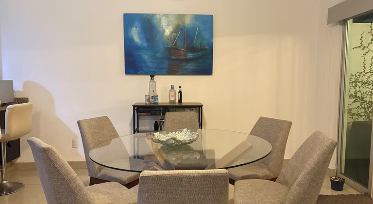 Casa Encanto - 3Bdr, 2.5bath w/Jacuzzi and Parking