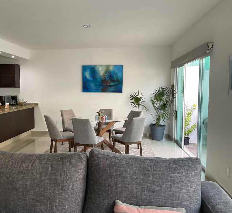Casa Encanto - 3Bdr, 2.5bath w/Jacuzzi and Parking