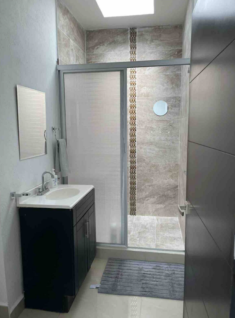 Casa Encanto - 3Bdr, 2.5bath w/Jacuzzi and Parking