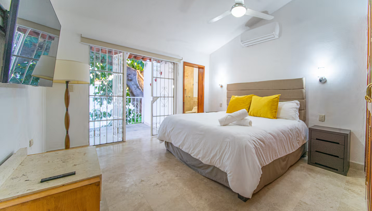 Casa Hannah with Private Pool Parking
