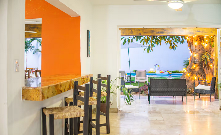 Casa Hannah with Private Pool Parking