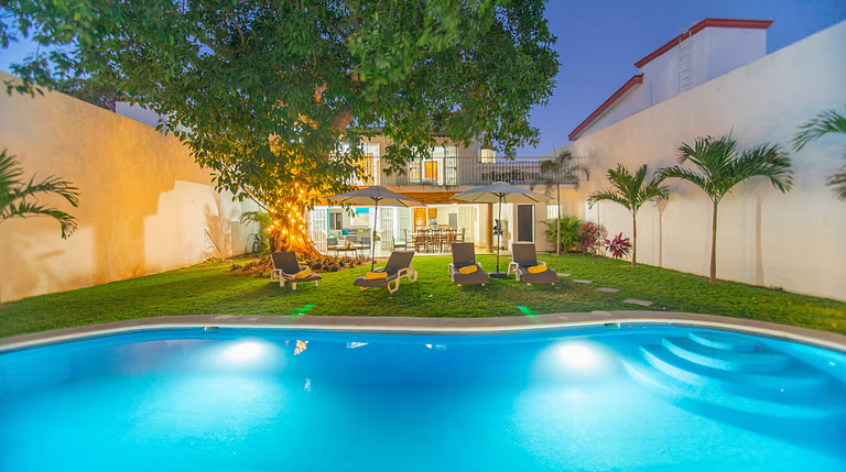 Casa Hannah with Private Pool Parking