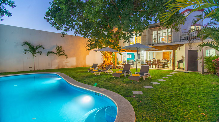 Casa Hannah with Private Pool Parking