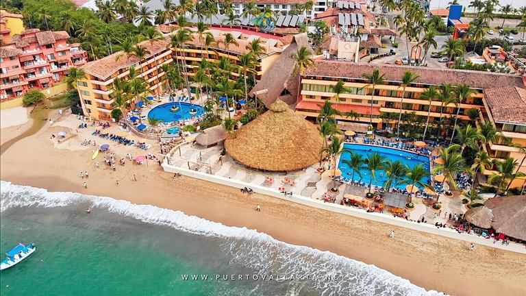 Casa Yemina with Pool and Parking