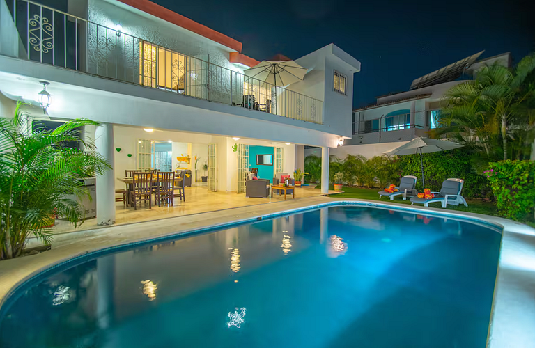 Casa Jocelyne with Pool and Parking