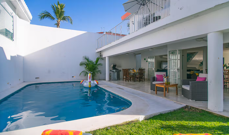 Casa Jocelyne with Pool and Parking