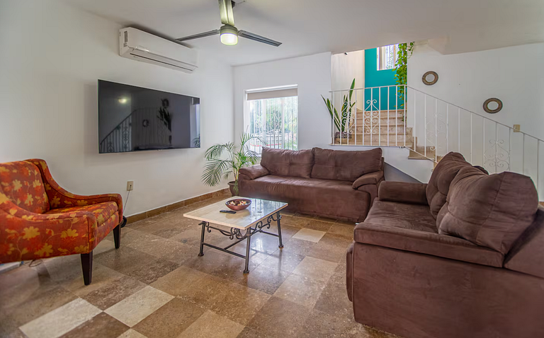 Casa Melanie with Pool and Parking
