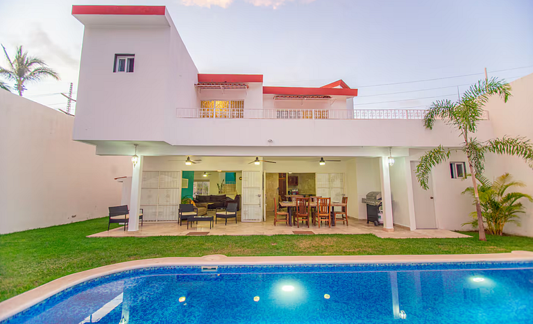 Casa Melanie with Pool and Parking