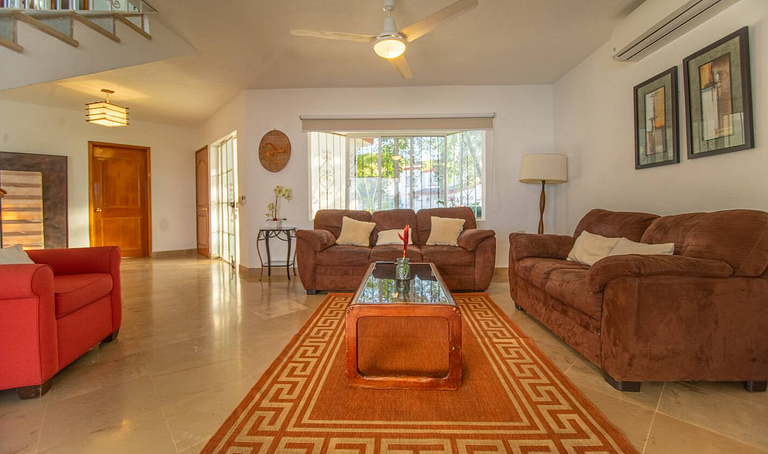 Casa Yemina with Pool and Parking