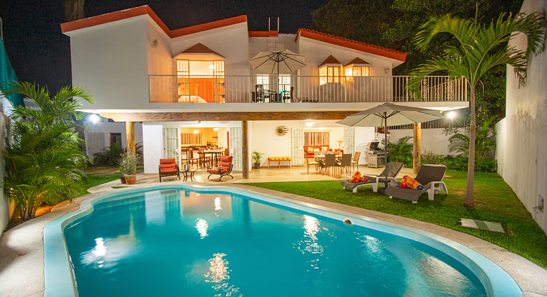 Casa Yemina with Pool and Parking