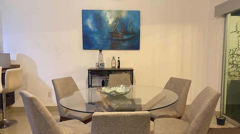 Casa Encanto - 3Bdr, 2.5bath w/Jacuzzi and Parking