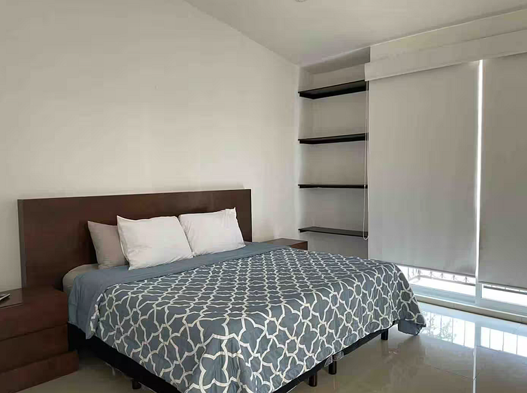 Casa Encanto - 3Bdr, 2.5bath w/Jacuzzi and Parking