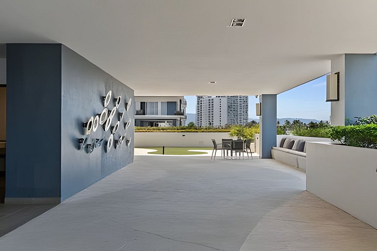 Zoho Skies 2 cuartos, 2 baños, con estacionamiento