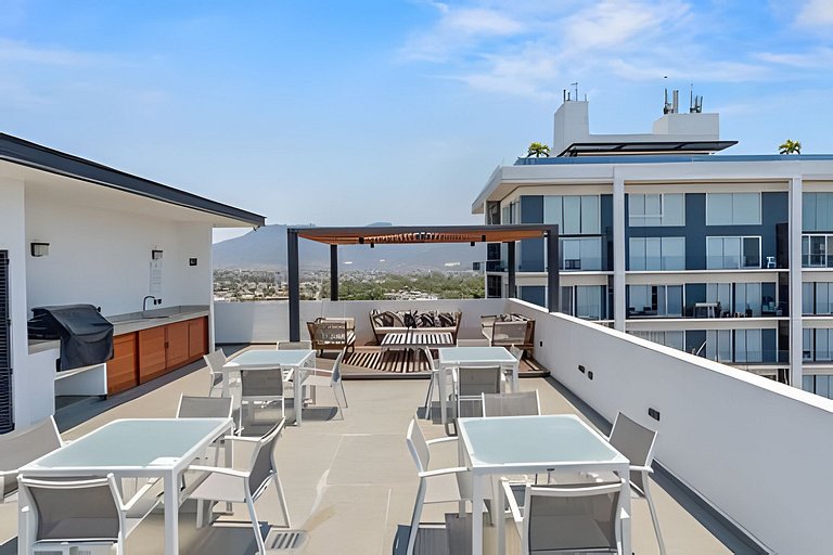 Zoho Skies 1 BDR, 1 Bath, with parking