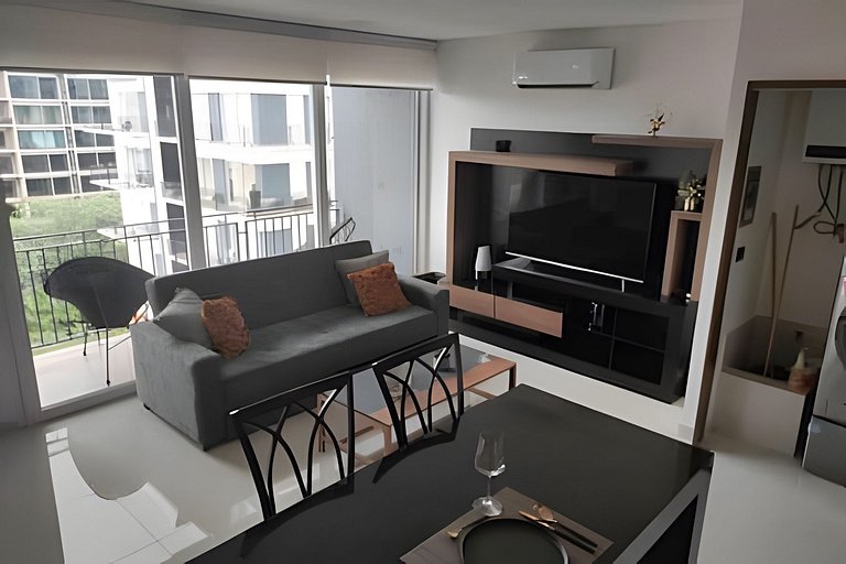 Zoho Skies 1 BDR, 1 Bath, with parking