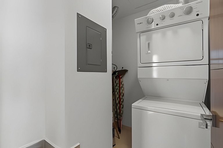 Zoho Skies 1 BDR, 1 Bath, with parking