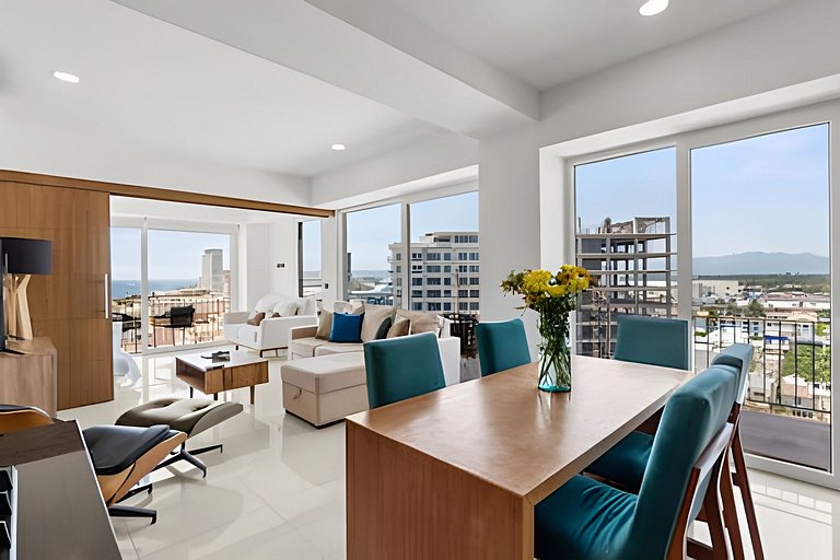 Zoho Skies, 3 bedrooms, 2 bathrooms with a rooftop pool