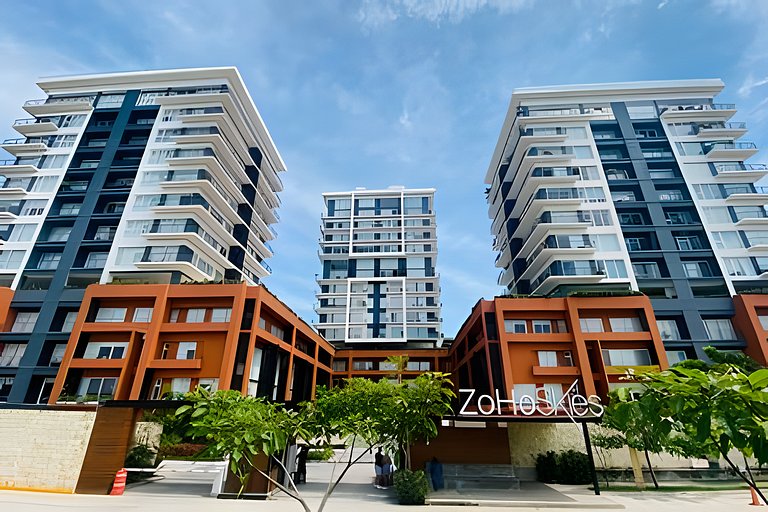 Zoho Skies, 2BR + DEN, 2 baños con alberca en la azotea