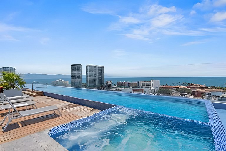 Zoho Skies, 3 bedrooms, 2 bathrooms with a rooftop pool