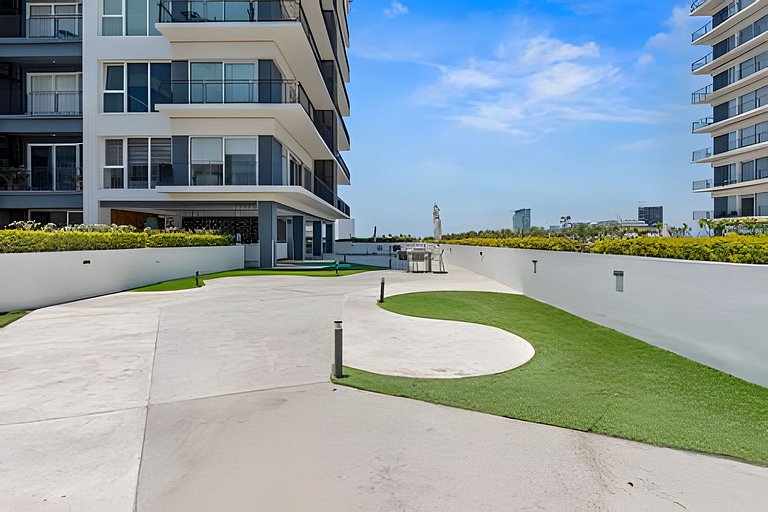 Zoho Skies, 2BR + DEN, 2 baños con alberca en la azotea