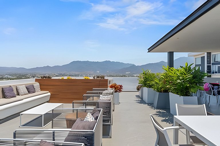 Zoho Skies, 2BR + DEN, 2 baños con alberca en la azotea