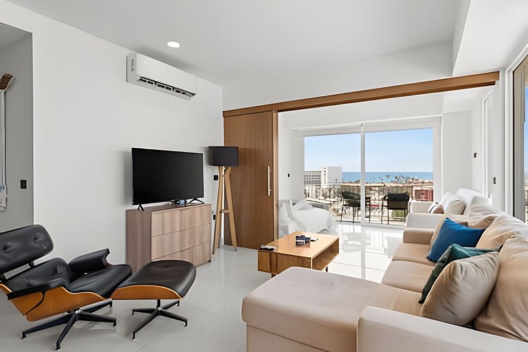 Zoho Skies, 3 bedrooms, 2 bathrooms with a rooftop pool