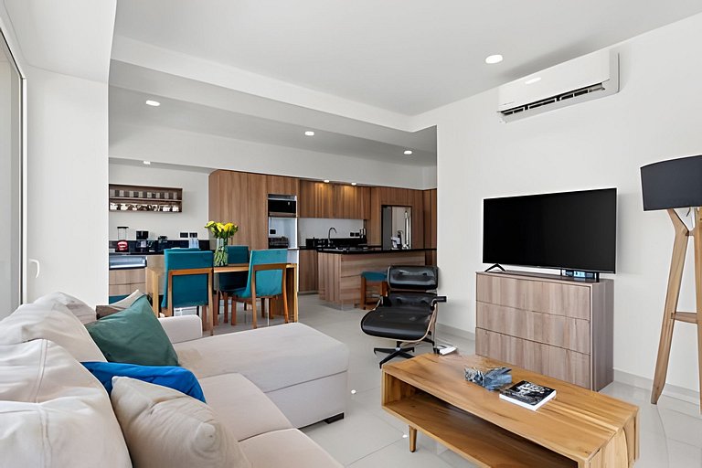 Zoho Skies, 3 bedrooms, 2 bathrooms with a rooftop pool