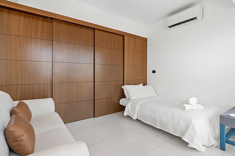 Zoho Skies, 2BR + DEN, 2 baños con alberca en la azotea