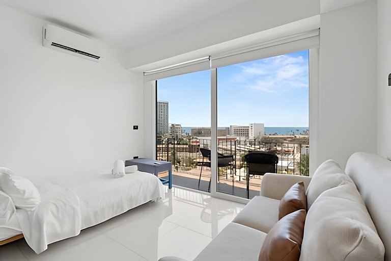 Zoho Skies, 3 bedrooms, 2 bathrooms with a rooftop pool