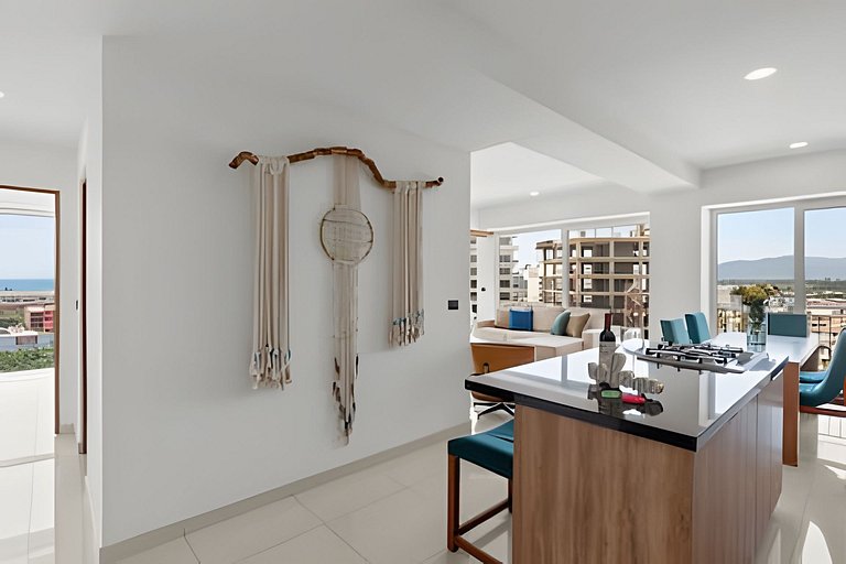 Zoho Skies, 3 bedrooms, 2 bathrooms with a rooftop pool