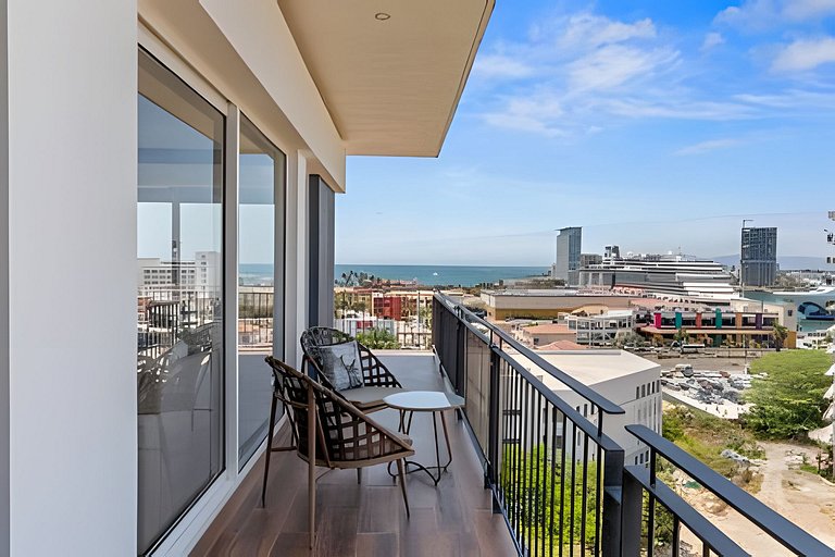 Zoho Skies, 3 bedrooms, 2 bathrooms with a rooftop pool