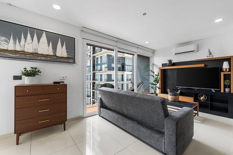 Zoho Skies 2 cuartos, 2 baños, con estacionamiento