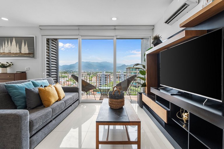 Zoho Skies 2 BDR, 2 Bath, with parking