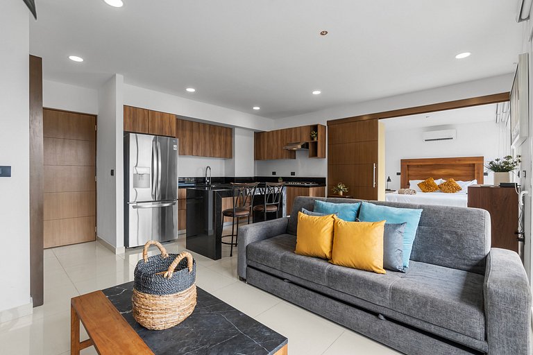 Zoho Skies 2 BDR, 2 Bath, with parking