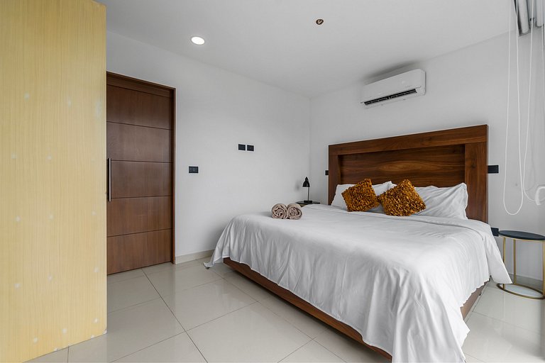 Zoho Skies 2 cuartos, 2 baños, con estacionamiento