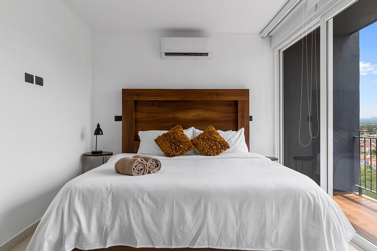 Zoho Skies 2 BDR, 2 Bath, with parking