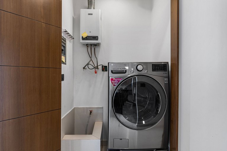 Zoho Skies 2 cuartos, 2 baños, con estacionamiento