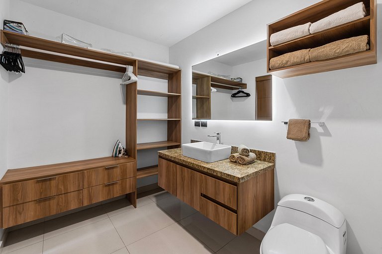 Zoho Skies 1 BDR, 1 Bath, with parking