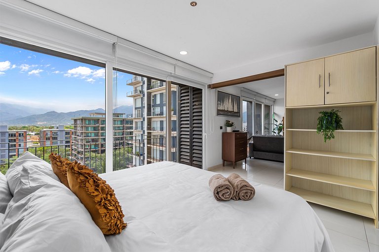 Zoho Skies 2 BDR, 2 Bath, with parking