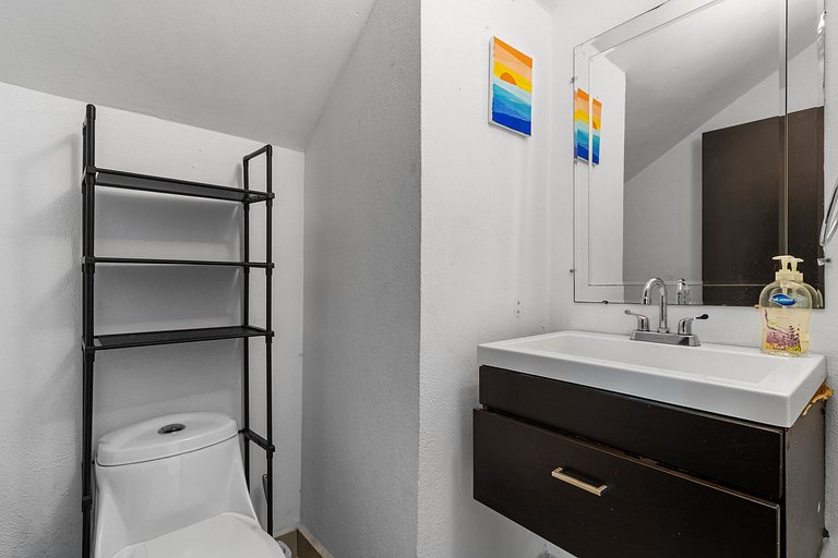 Casa Encanto - 3Bdr, 2.5bath w/Jacuzzi and Parking