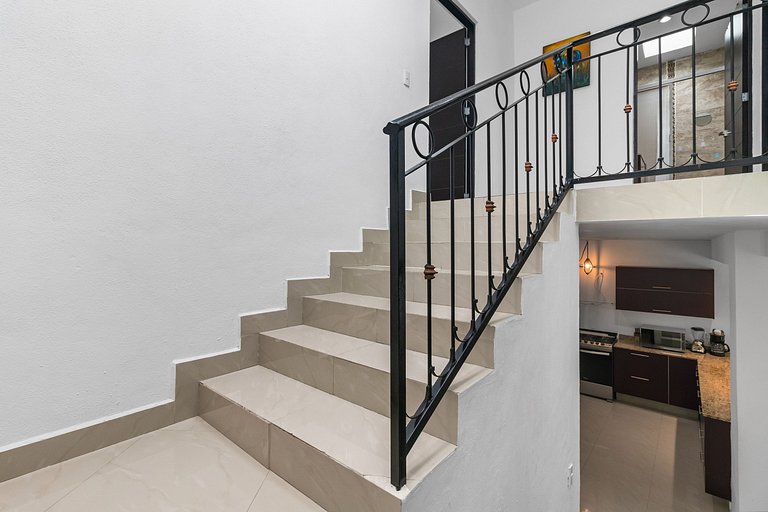 Casa Encanto - 3Bdr, 2.5bath w/Jacuzzi and Parking