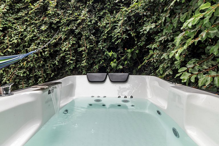Casa Encanto - 3Bdr, 2.5bath w/Jacuzzi and Parking