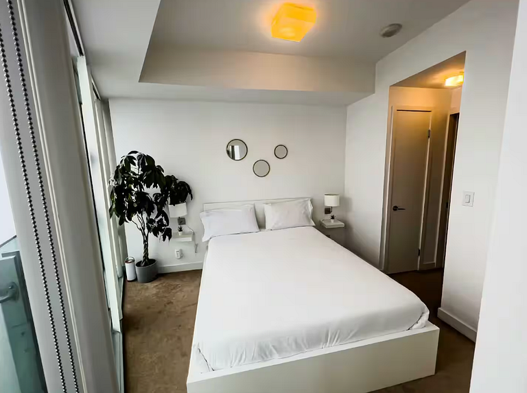 Elegant 1BR Condo across from Rogers Centre
