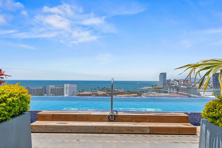 Zoho Skies, 2BR + DEN, 2 baños con alberca en la azotea