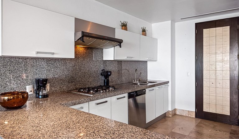 4BR Marina-View Suite Above Casino by the Coast