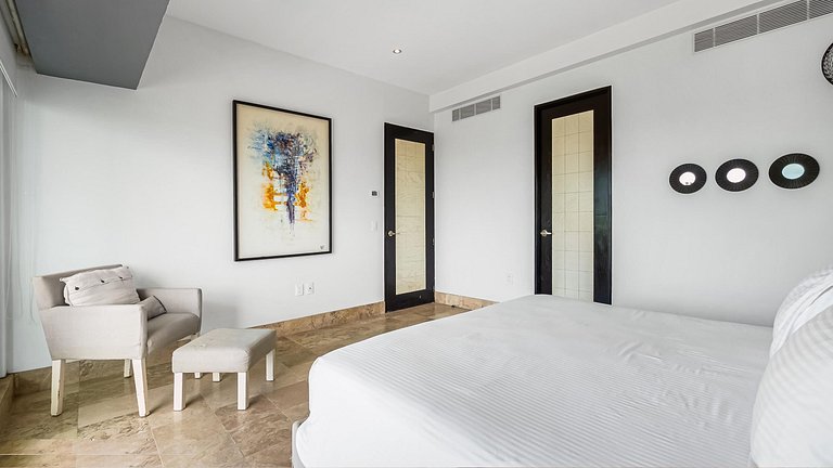 4BR Marina-View Suite Above Casino by the Coast